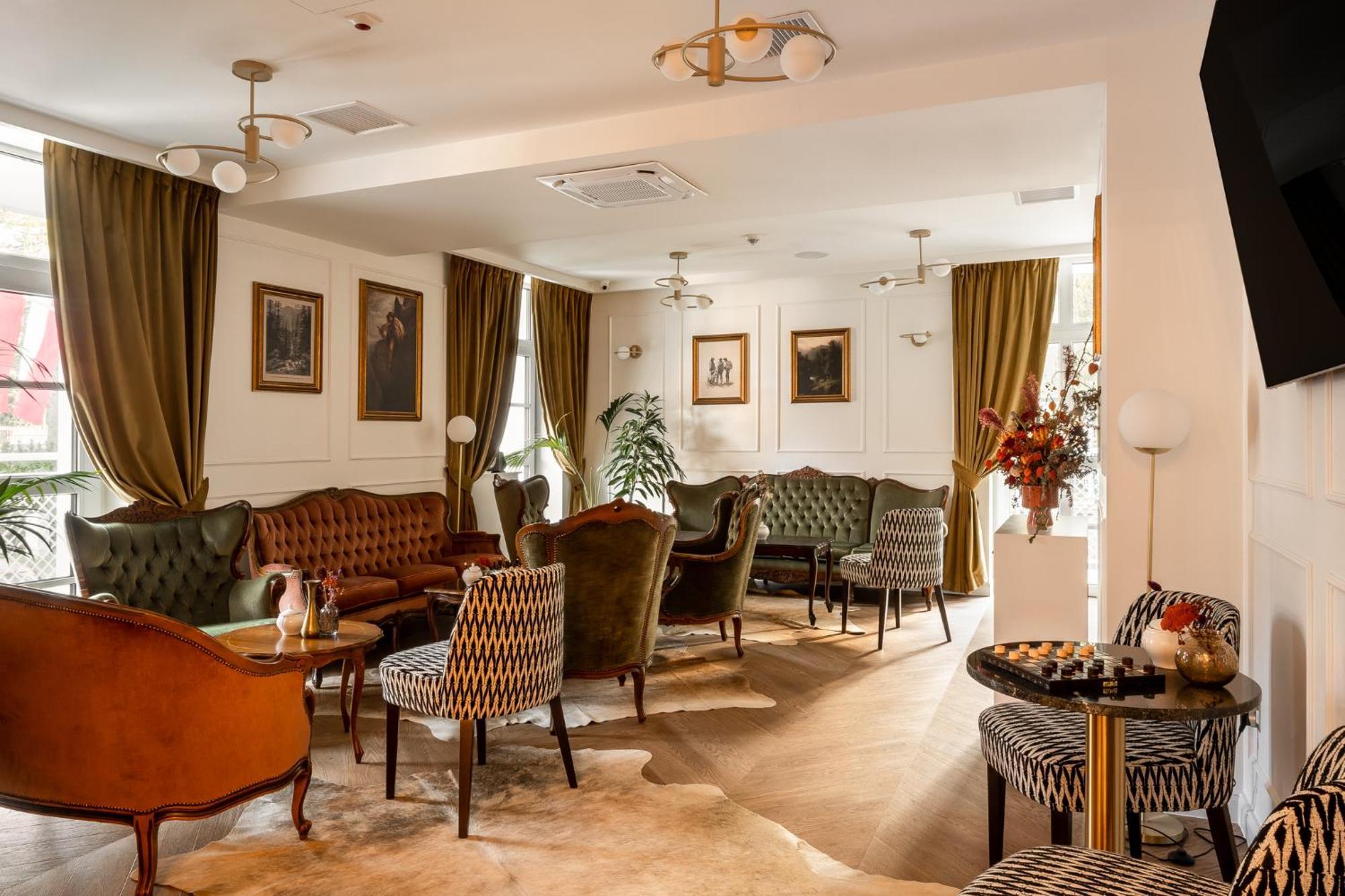 Renesans Hotel apartamentowy 3*